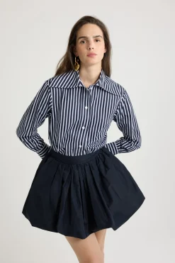 Fitted shirt in printed organic cotton poplin