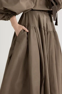 Long volume skirt in recycled faille