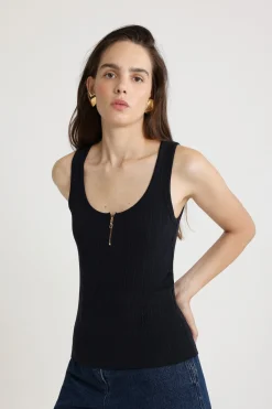 Scoop neck tank in ribbed organic cotton blend