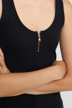 Scoop neck tank in ribbed organic cotton blend