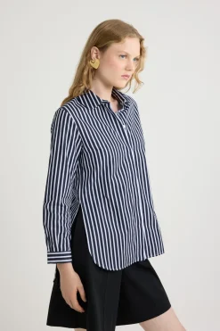Tailored shirt in printed organic cotton poplin